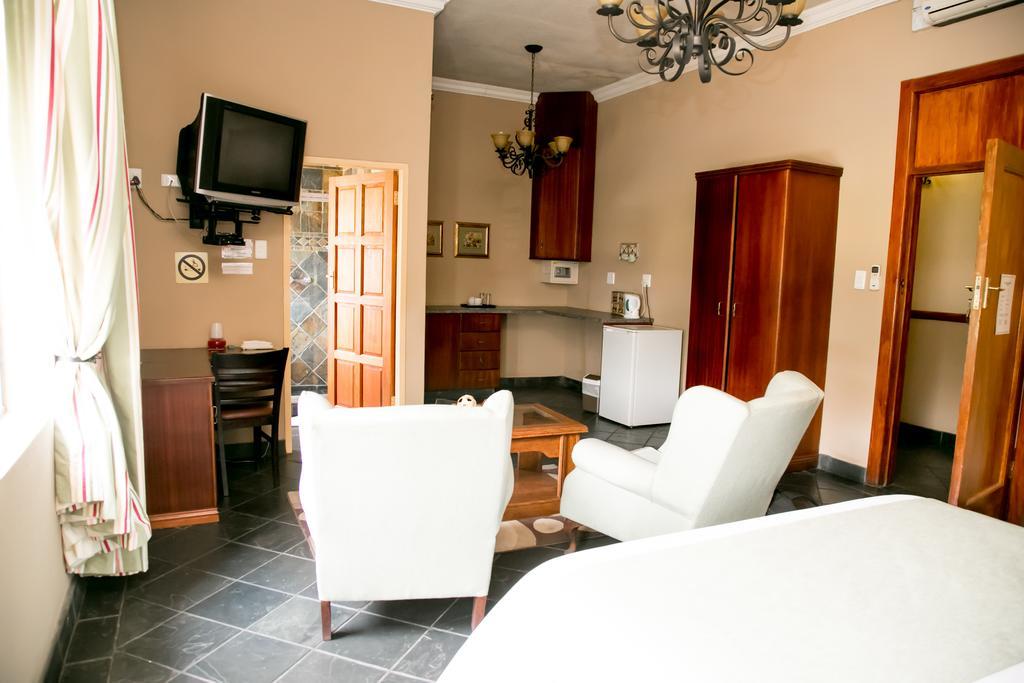 Picanha Grill Guest House & Events Venue Nigel Chambre photo