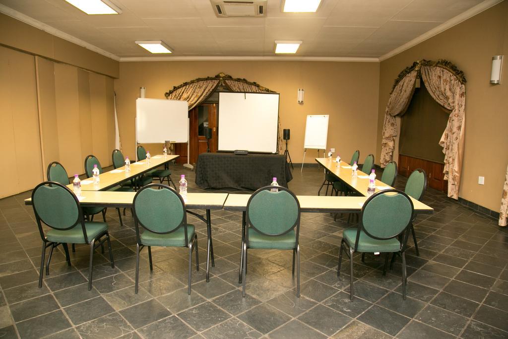 Picanha Grill Guest House & Events Venue Nigel Extérieur photo