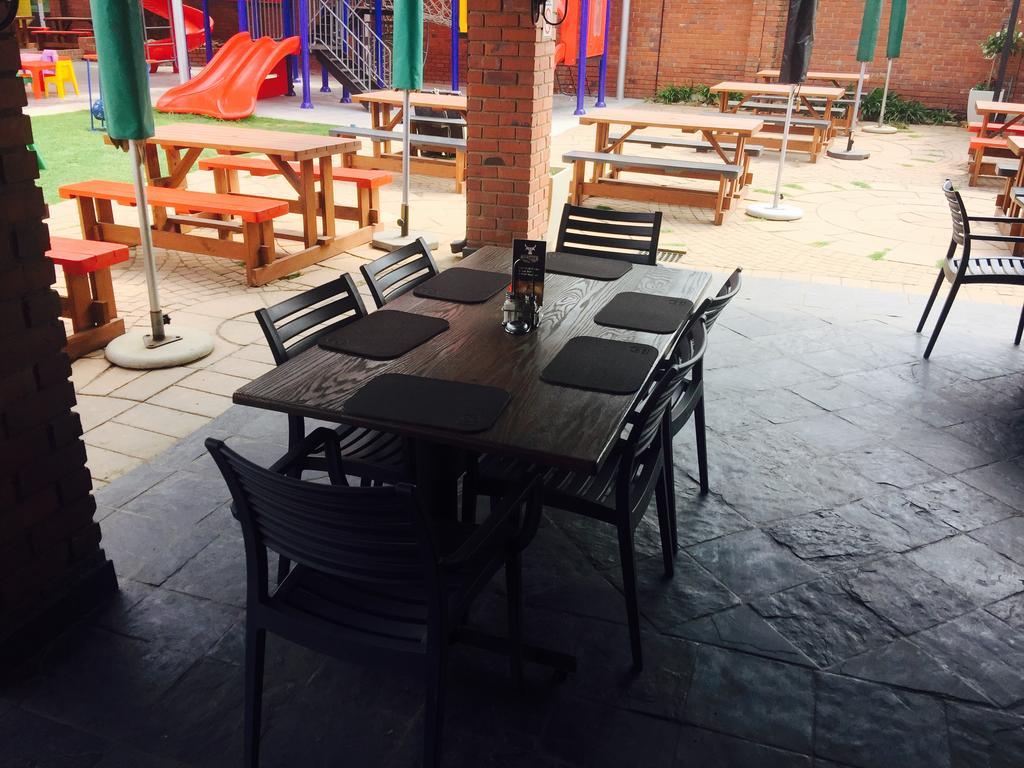 Picanha Grill Guest House & Events Venue Nigel Extérieur photo
